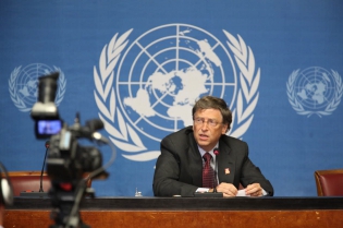  WHA64. Press conference after the speech of one of the invited speaker, Bill Gates.
Photo Pierre Albouy/WHO/2011.
