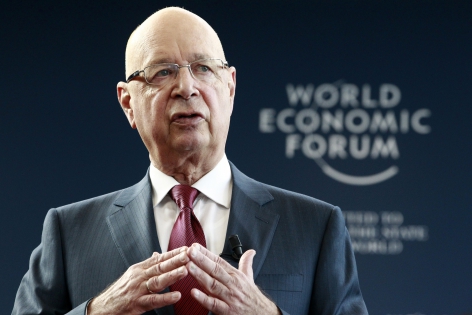  World Economic Forum (WEF) Executive Chairman and founder Klaus Schwab pauses during a news conference in Cologny, near Geneva, January 14, 2015. REUTERS/Pierre Albouy (SWITZERLAND)